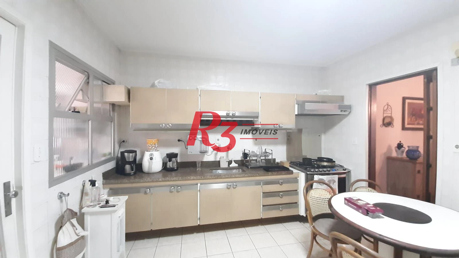 Apartamento à venda, com 133m², 3 dorm (1 suíte), 2 vagas, Gonzaga, Santos SP