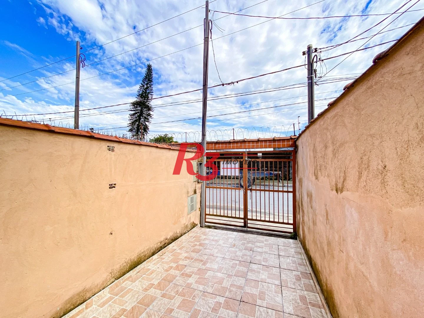 Casa com 2 dormitórios à venda, 60 m² por R$ 290.000,00 - Chico de Paula - Santos/SP
