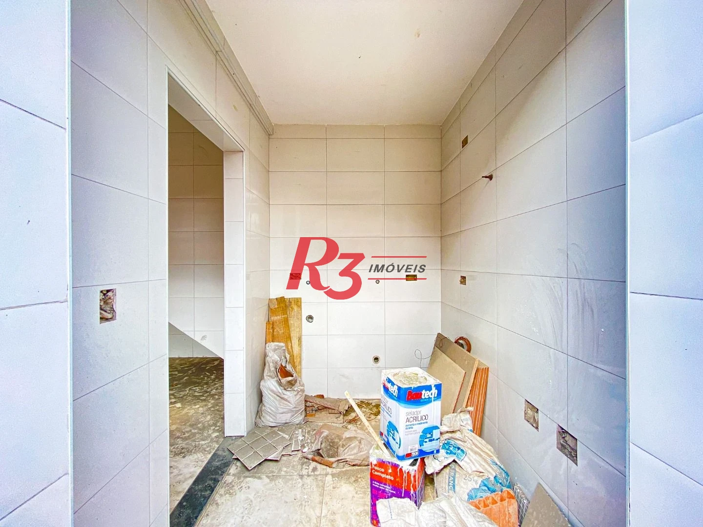 Casa com 2 dormitórios à venda, 60 m² por R$ 290.000,00 - Chico de Paula - Santos/SP