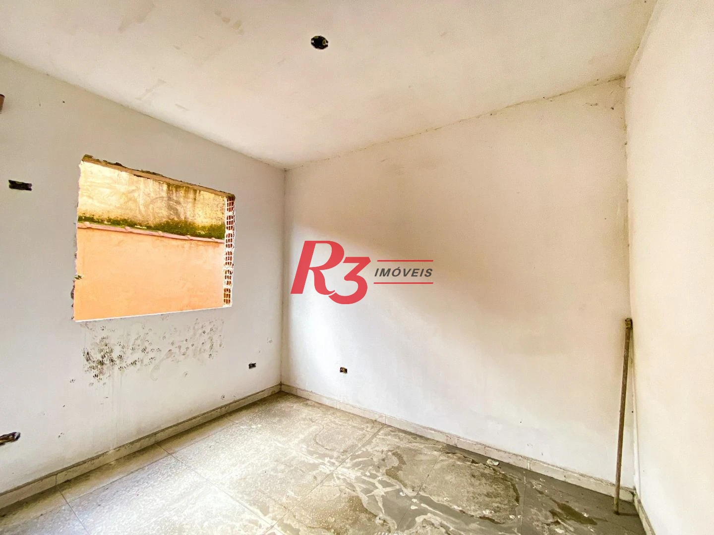 Casa com 2 dormitórios à venda, 60 m² por R$ 290.000,00 - Chico de Paula - Santos/SP