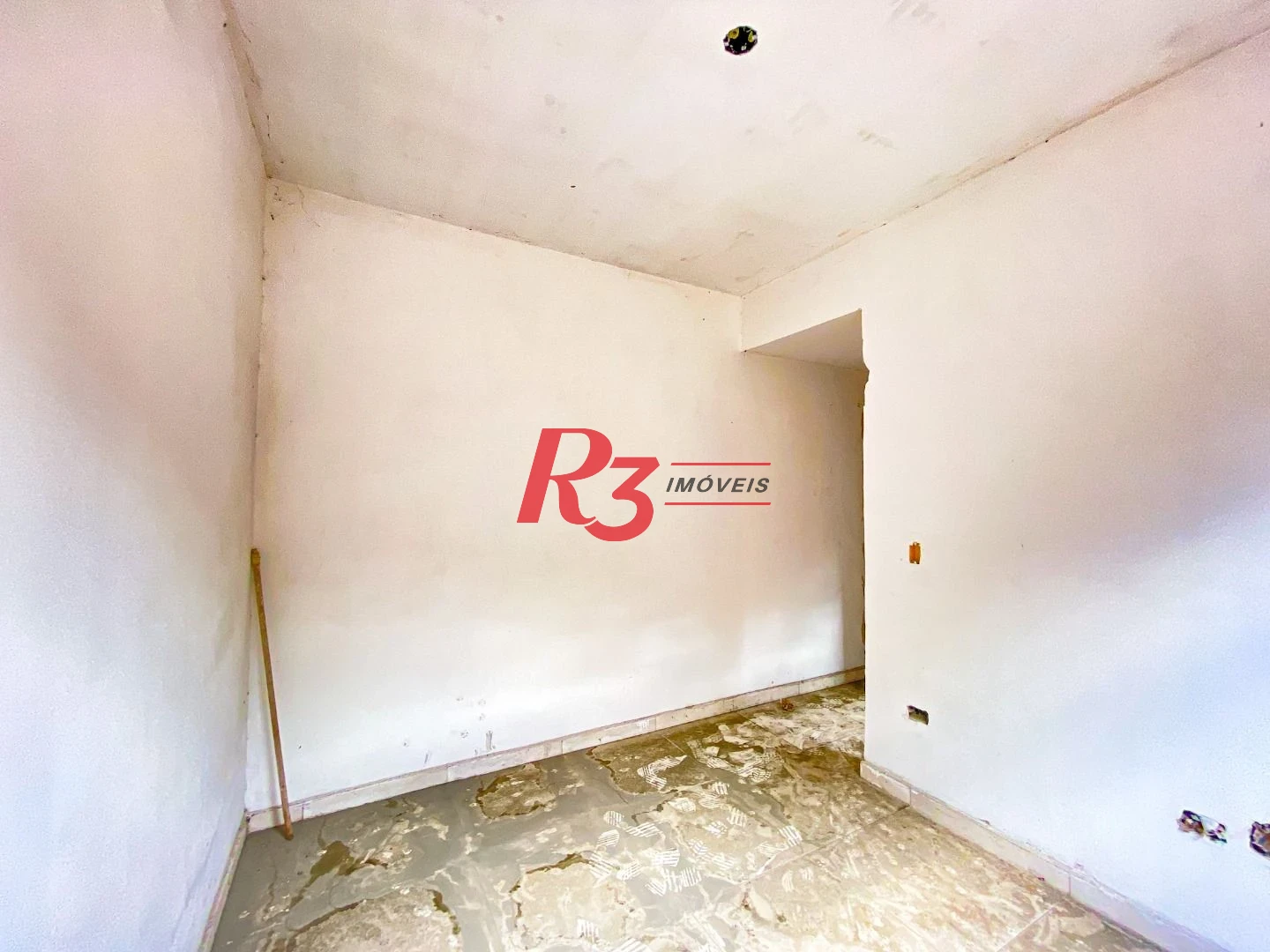 Casa com 2 dormitórios à venda, 60 m² por R$ 290.000,00 - Chico de Paula - Santos/SP