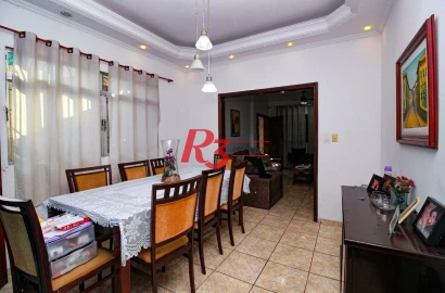 Excelente casa de 3 dormitórios à venda no Bom Retiro em Santos.