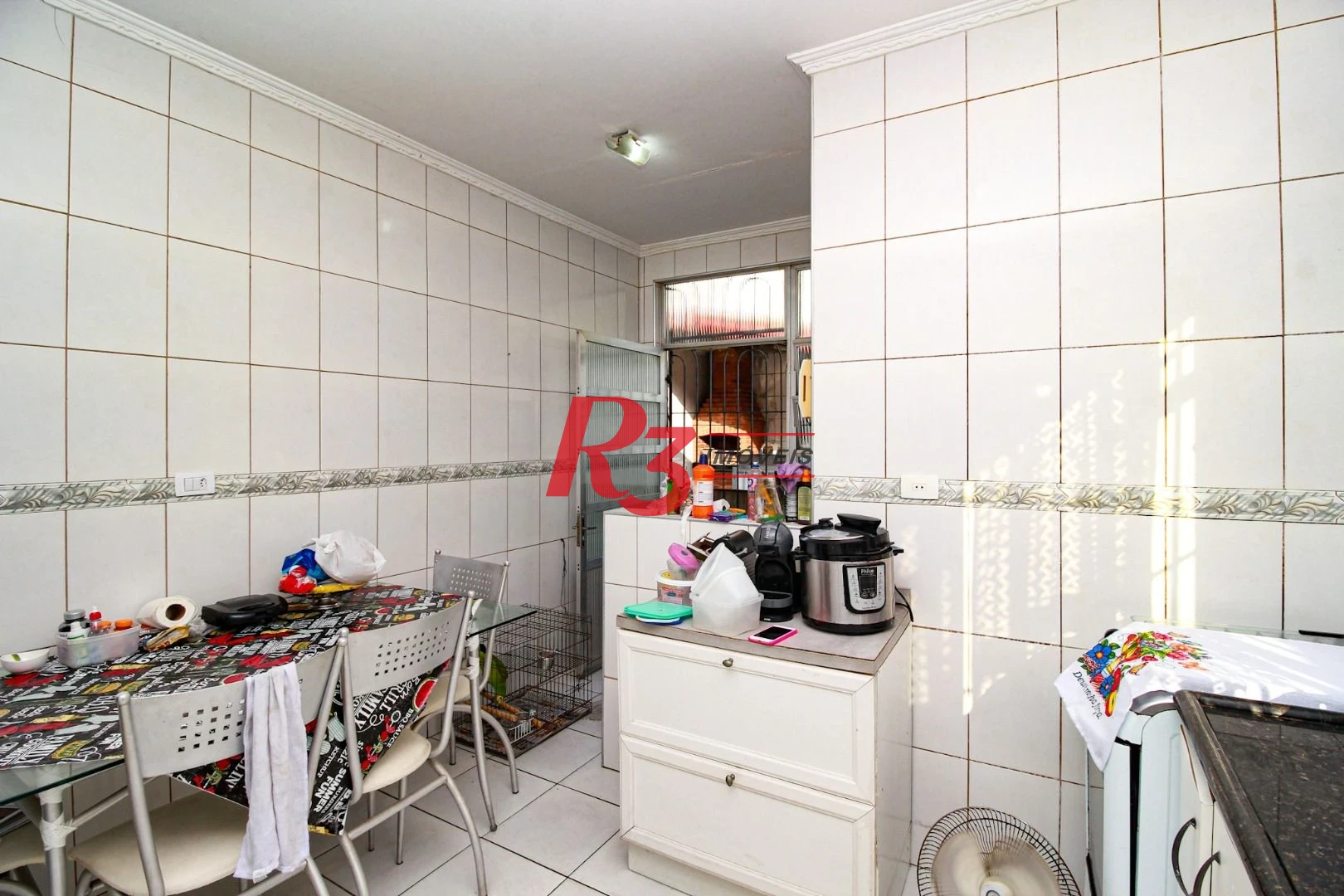 Excelente casa de 3 dormitórios à venda no Bom Retiro em Santos.