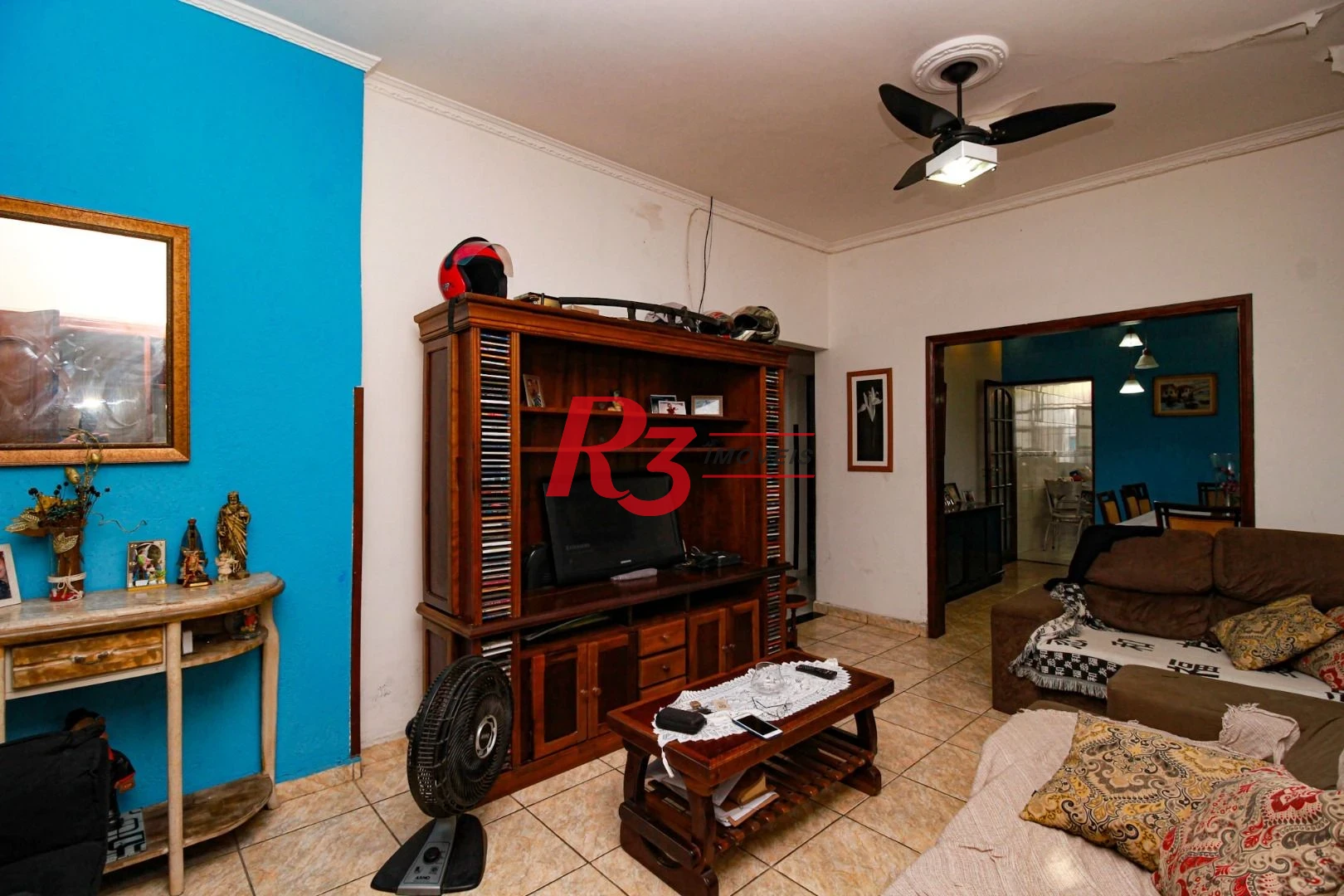 Excelente casa de 3 dormitórios à venda no Bom Retiro em Santos.