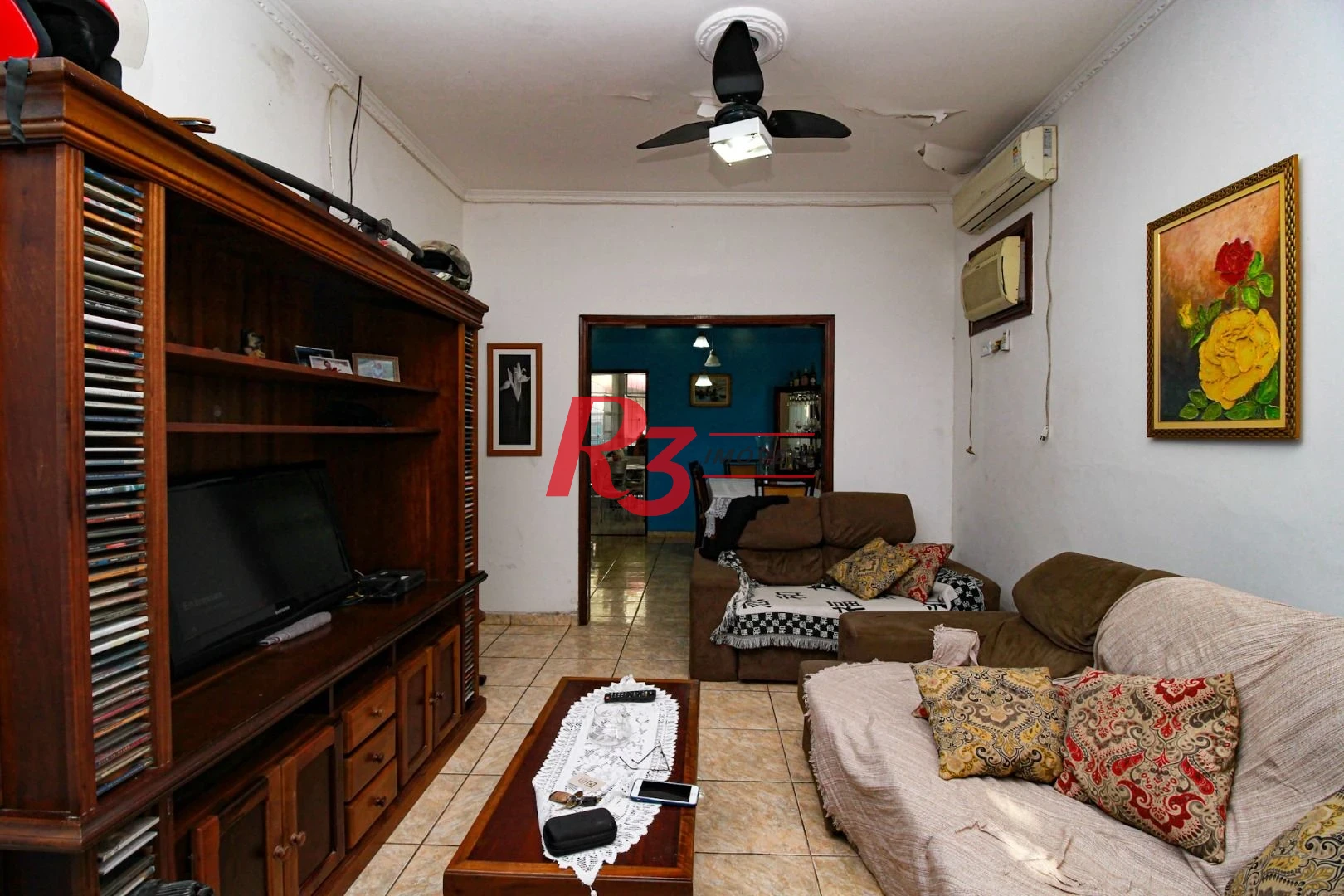 Excelente casa de 3 dormitórios à venda no Bom Retiro em Santos.