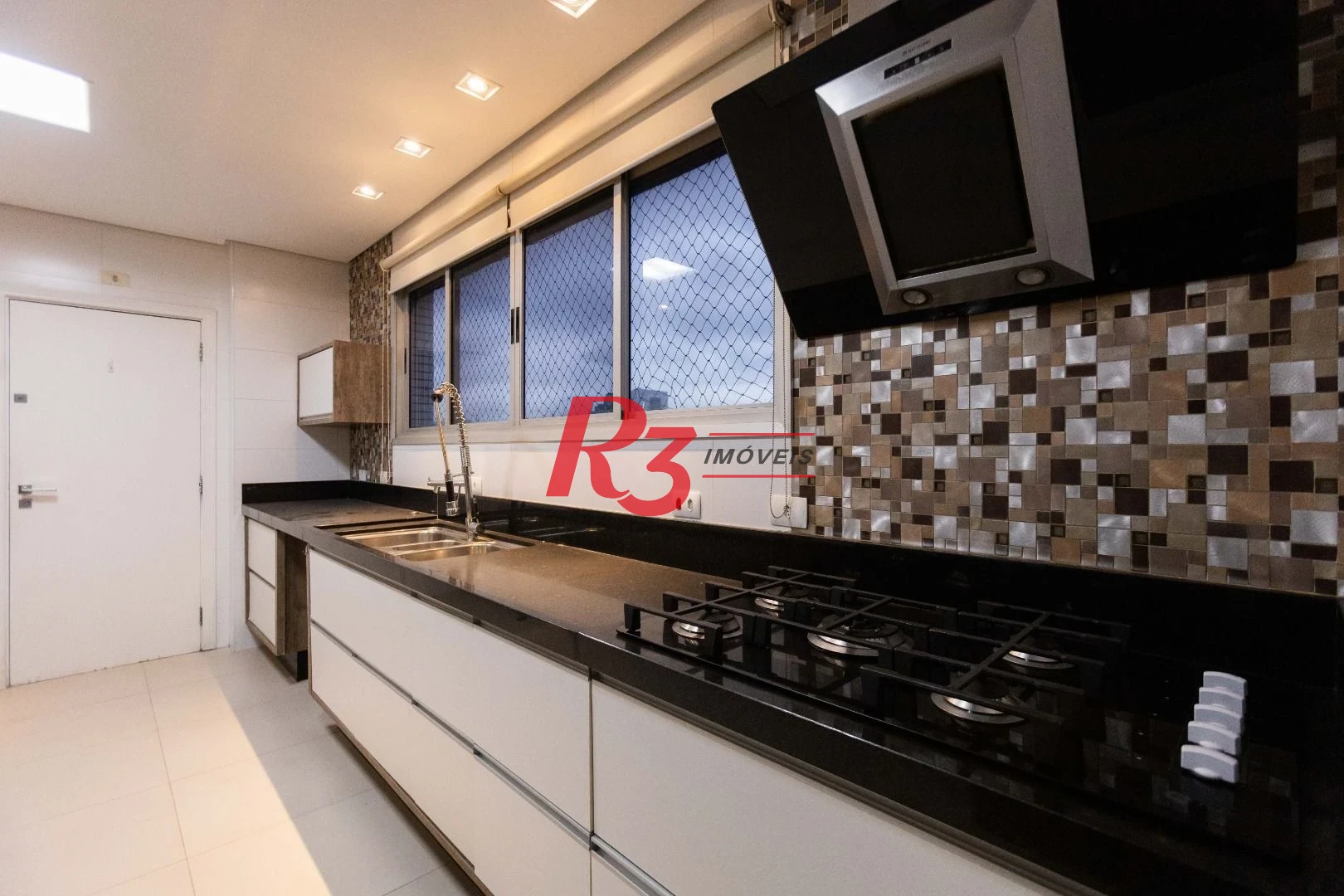 Apartamento  com 4 dormitórios à venda, 209 m² - Boqueirão - Santos/SP