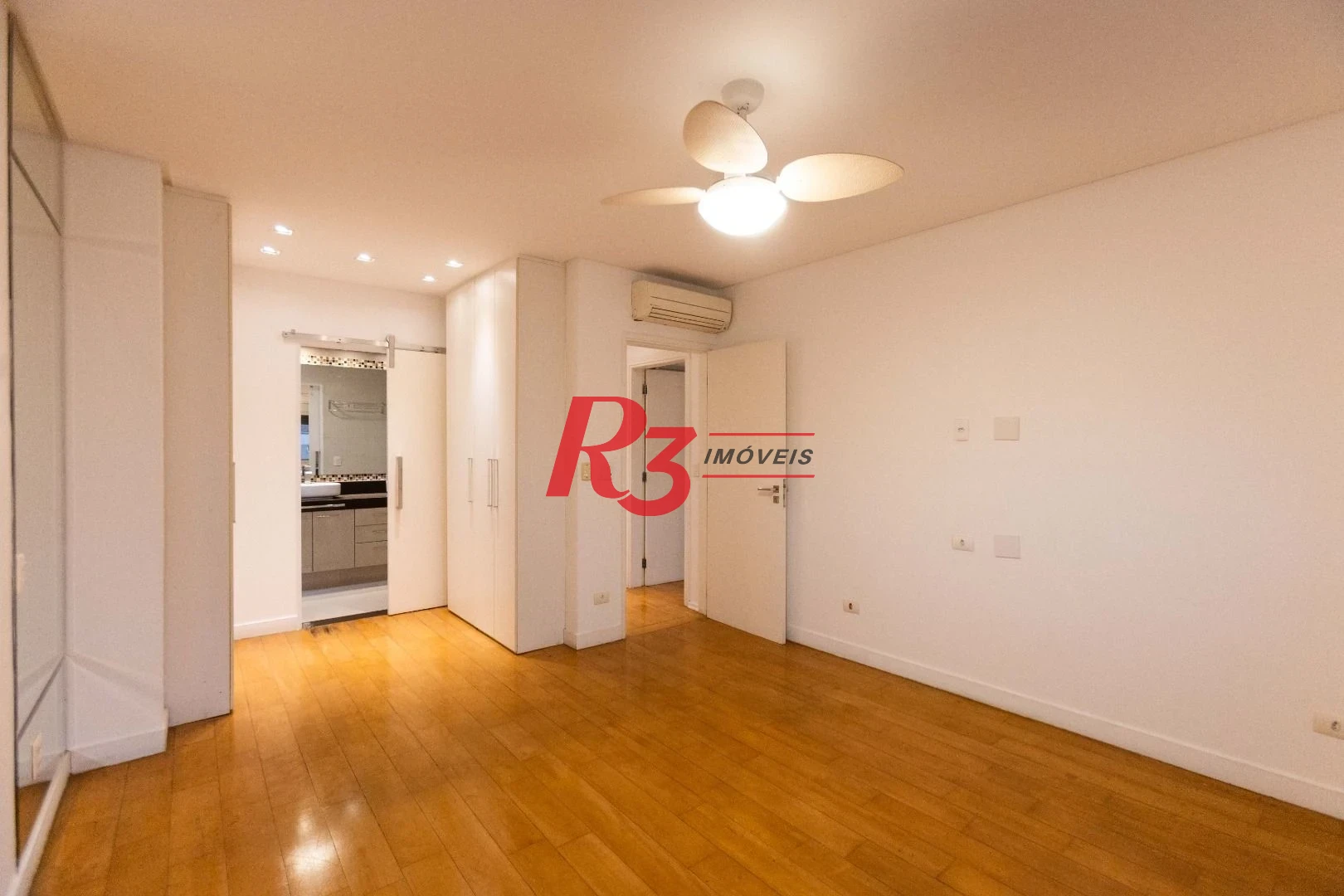 Apartamento  com 4 dormitórios à venda, 209 m² - Boqueirão - Santos/SP