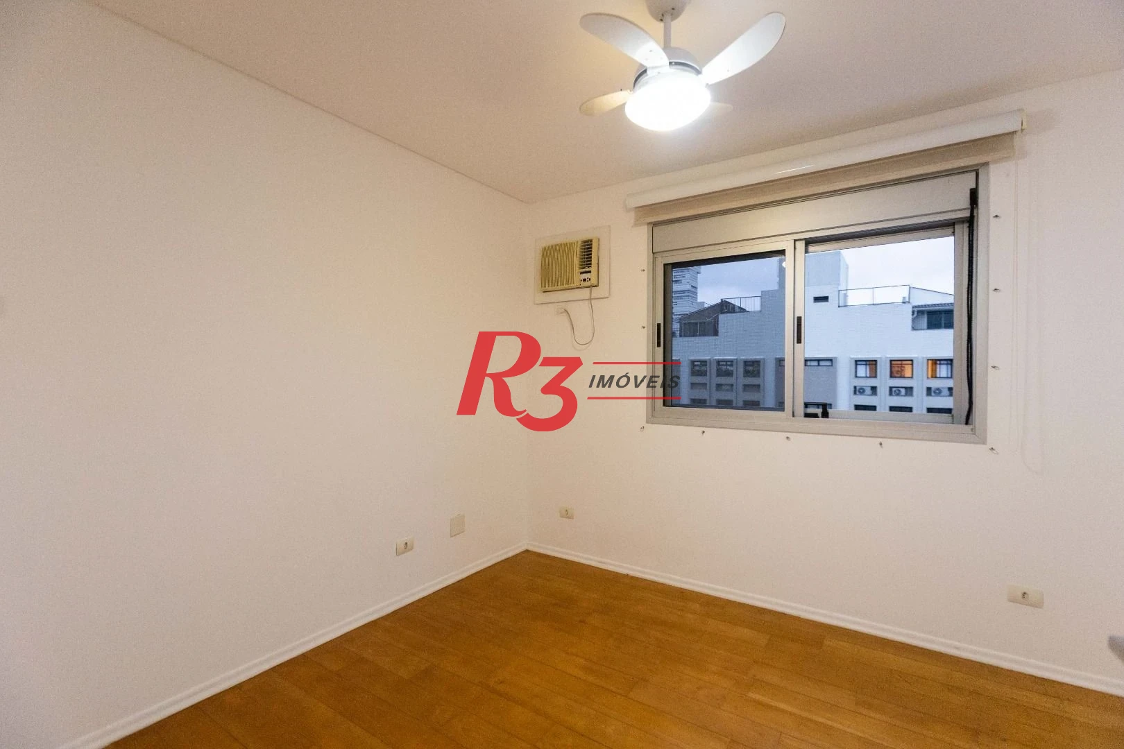 Apartamento  com 4 dormitórios à venda, 209 m² - Boqueirão - Santos/SP