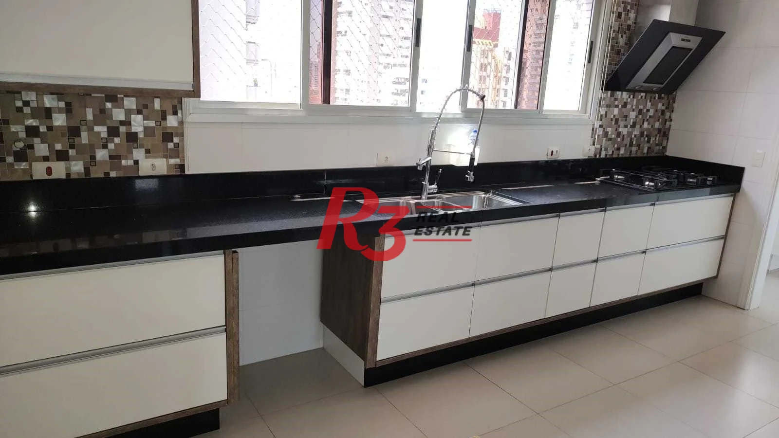 Apartamento  com 4 dormitórios à venda, 209 m² - Boqueirão - Santos/SP