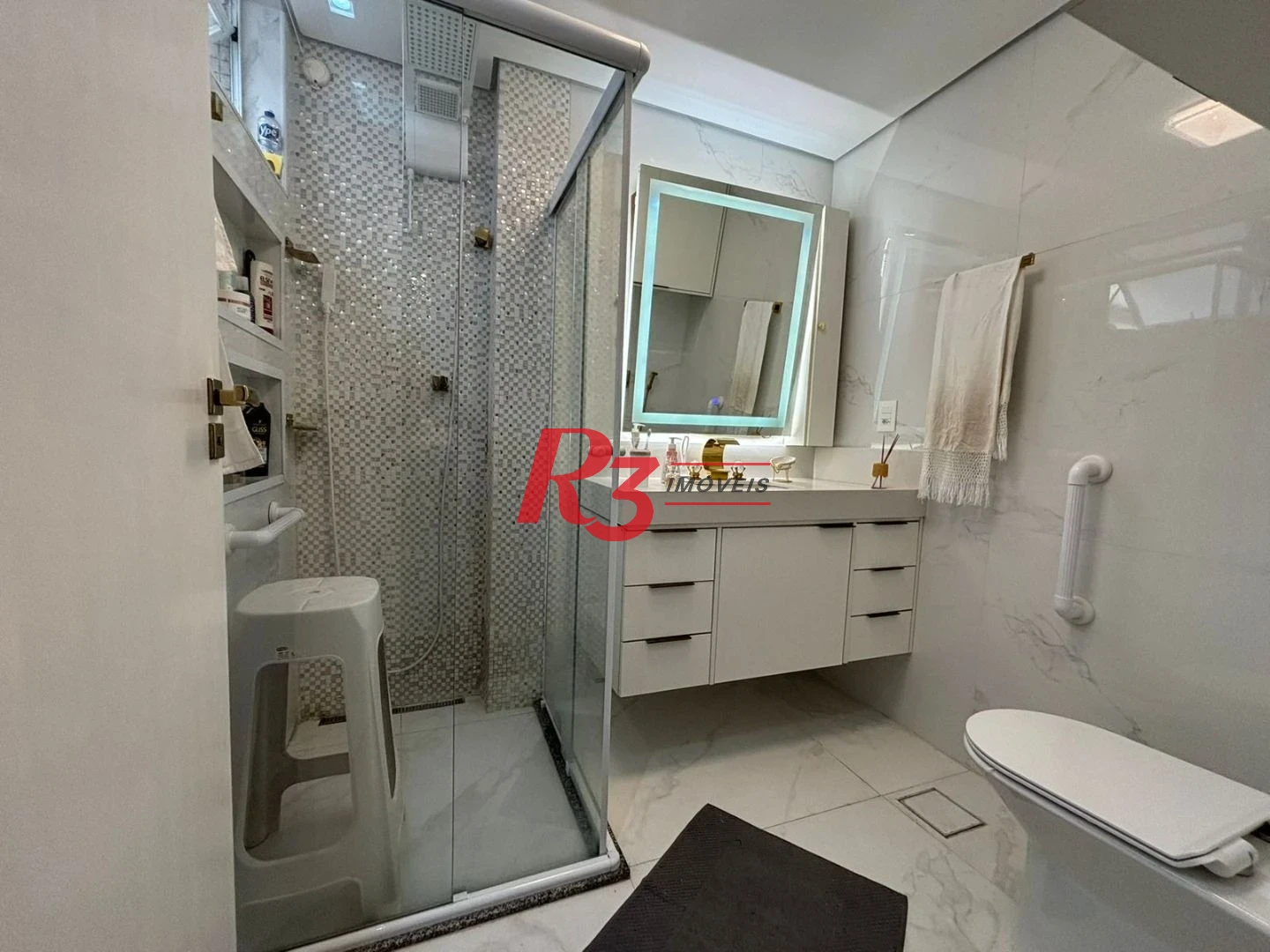 Apartamento com 3 dormitórios à venda, 188 m² por R$ 1.600.000,00 - Boqueirão - Santos/SP