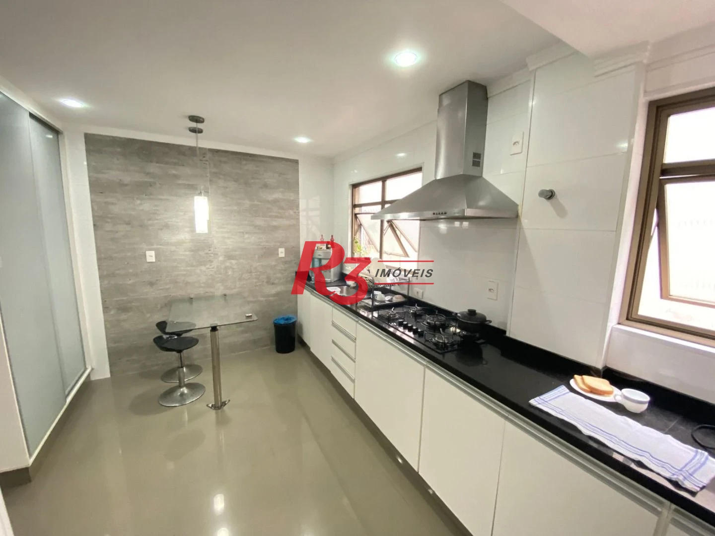 Sobrado à venda, 212 m² por R$ 1.500.000,00 - Embaré - Santos/SP