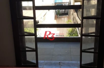 Sobrado com 3 dormitórios à venda, 119 m² por R$ 450.000 no Centro de São Vicente/SP