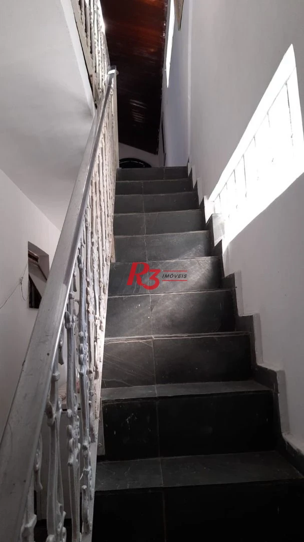 Sobrado com 3 dormitórios à venda, 119 m² por R$ 450.000 no Centro de São Vicente/SP