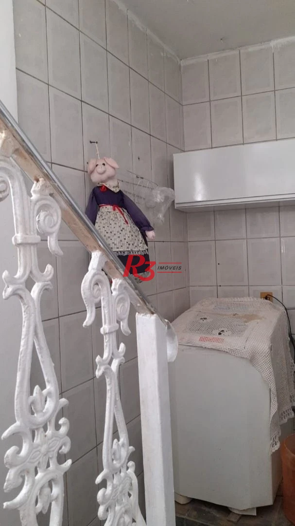 Sobrado com 3 dormitórios à venda, 119 m² por R$ 450.000 no Centro de São Vicente/SP