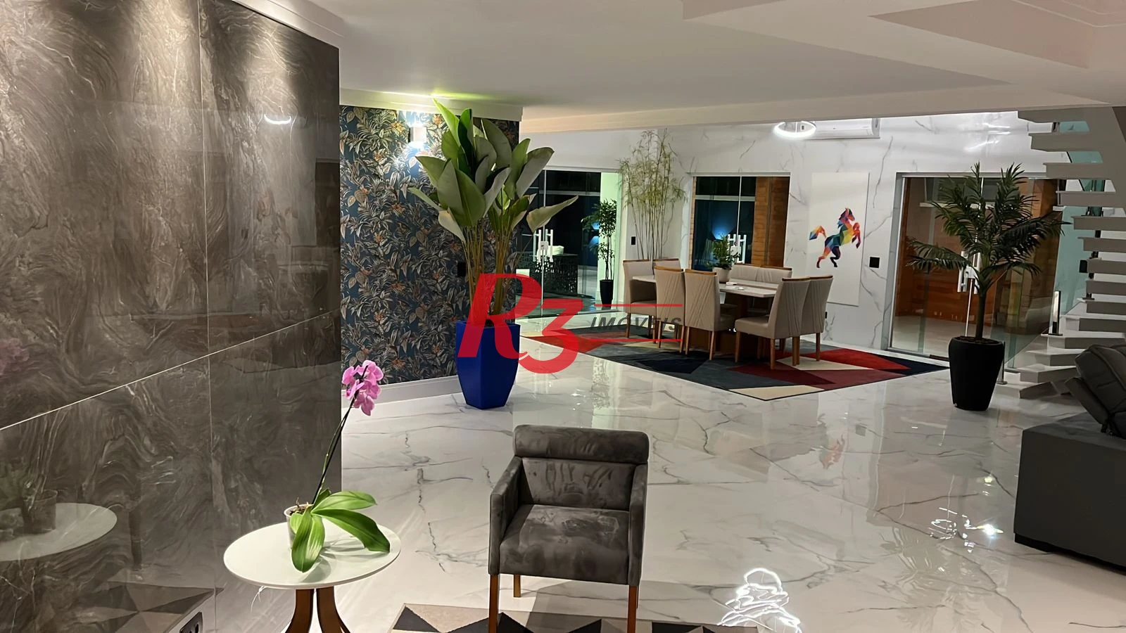Maravilhosa casa de 6 dormitórios à venda no Jardim Acapulco.