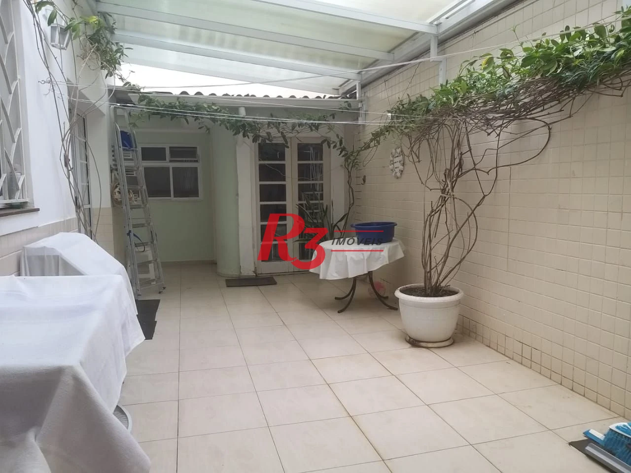 Sobrado com 4 dormitórios à venda, 180 m² por R$ 1.580.000,00 - Boqueirão - Santos/SP
