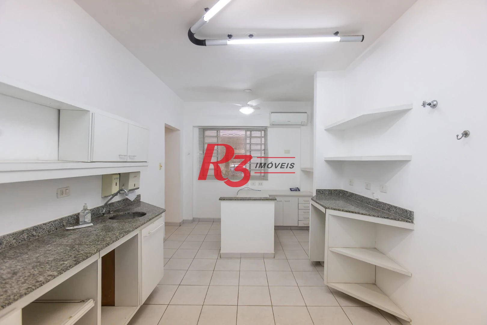 Casa, 354 m² - venda por R$ 5.000.000,00 ou aluguel por R$ 30.000,01/mês - Boqueirão - Santos/SP