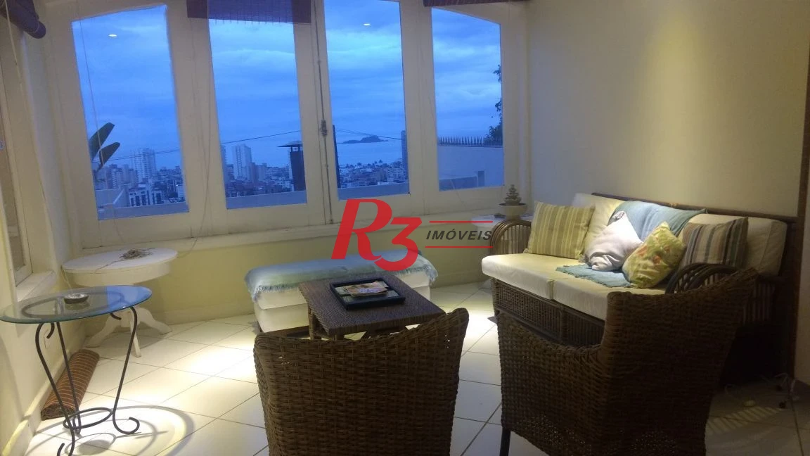 Lindo Sobrado no Guaruja com vista ao mar
