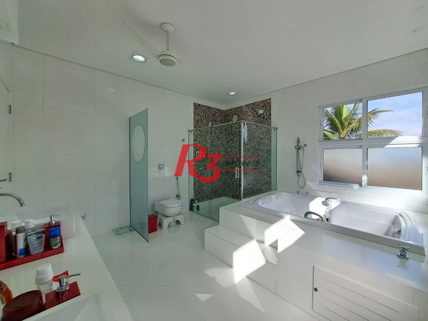Maravilhosa casa no condomínio Granville Enseada Guarujá