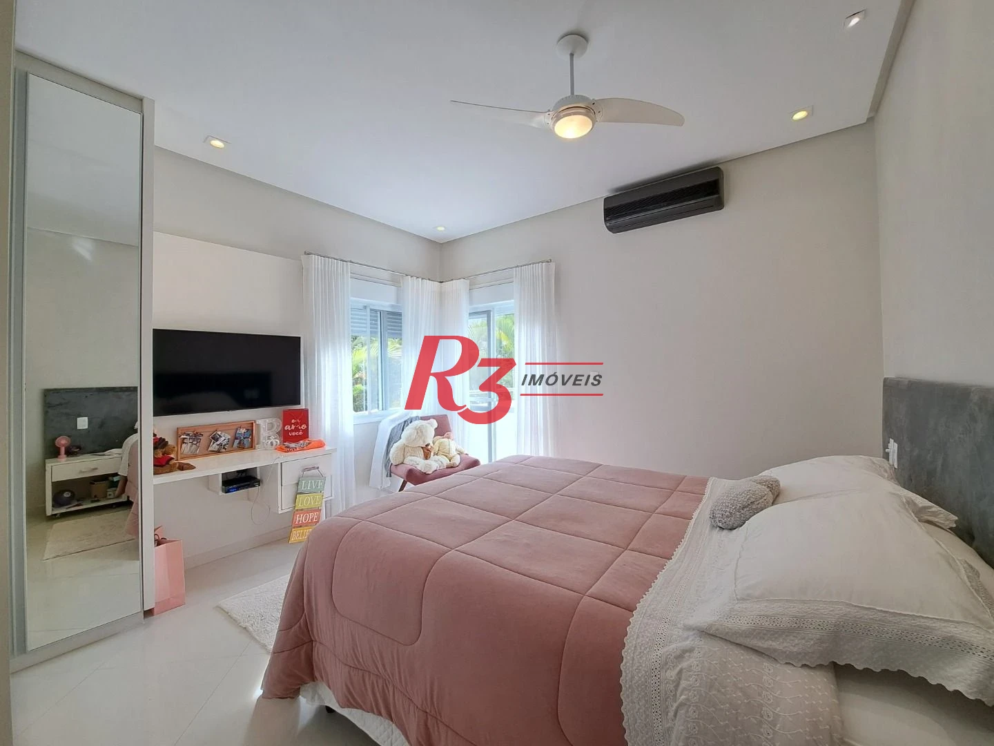 Maravilhosa casa no condomínio Granville Enseada Guarujá