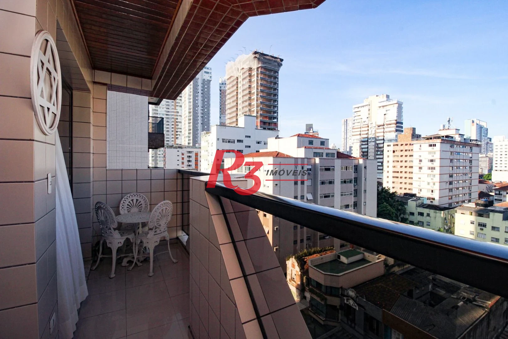 Apartamento com 2 quartos 2 suites, dep completa, 2 vagas
