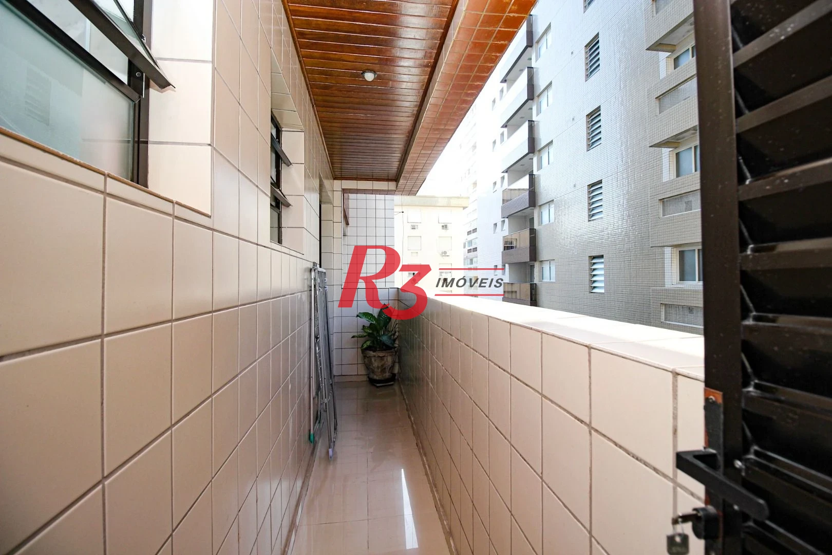 Apartamento com 2 quartos 2 suites, dep completa, 2 vagas