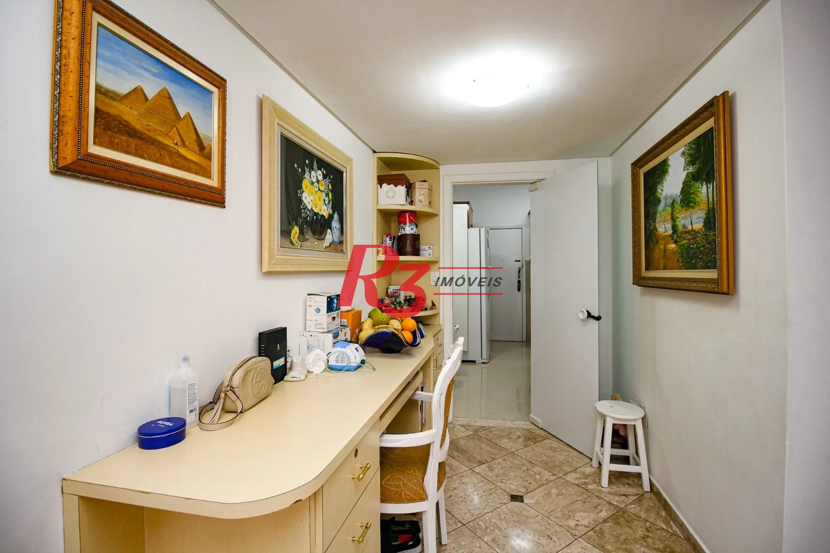 Apartamento com 2 quartos 2 suites, dep completa, 2 vagas