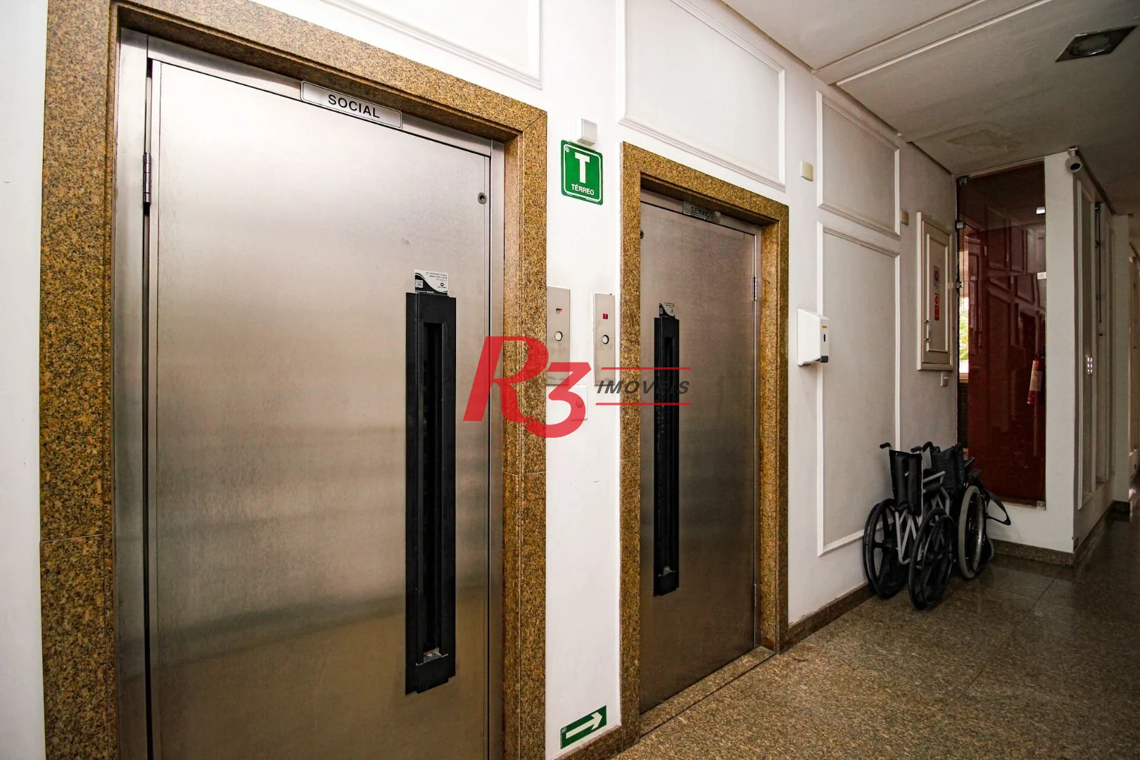 Apartamento com 2 dormitórios à venda, 85 m² por R$ 550.000,00 - Ponta da Praia - Santos/SP