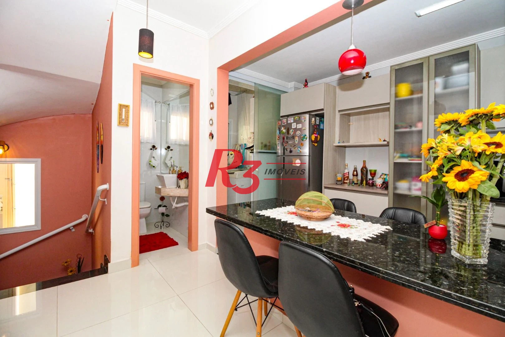 Casa com 2 dormitórios à venda, 100 m² por R$ 750.000,00 - Gonzaga - Santos/SP