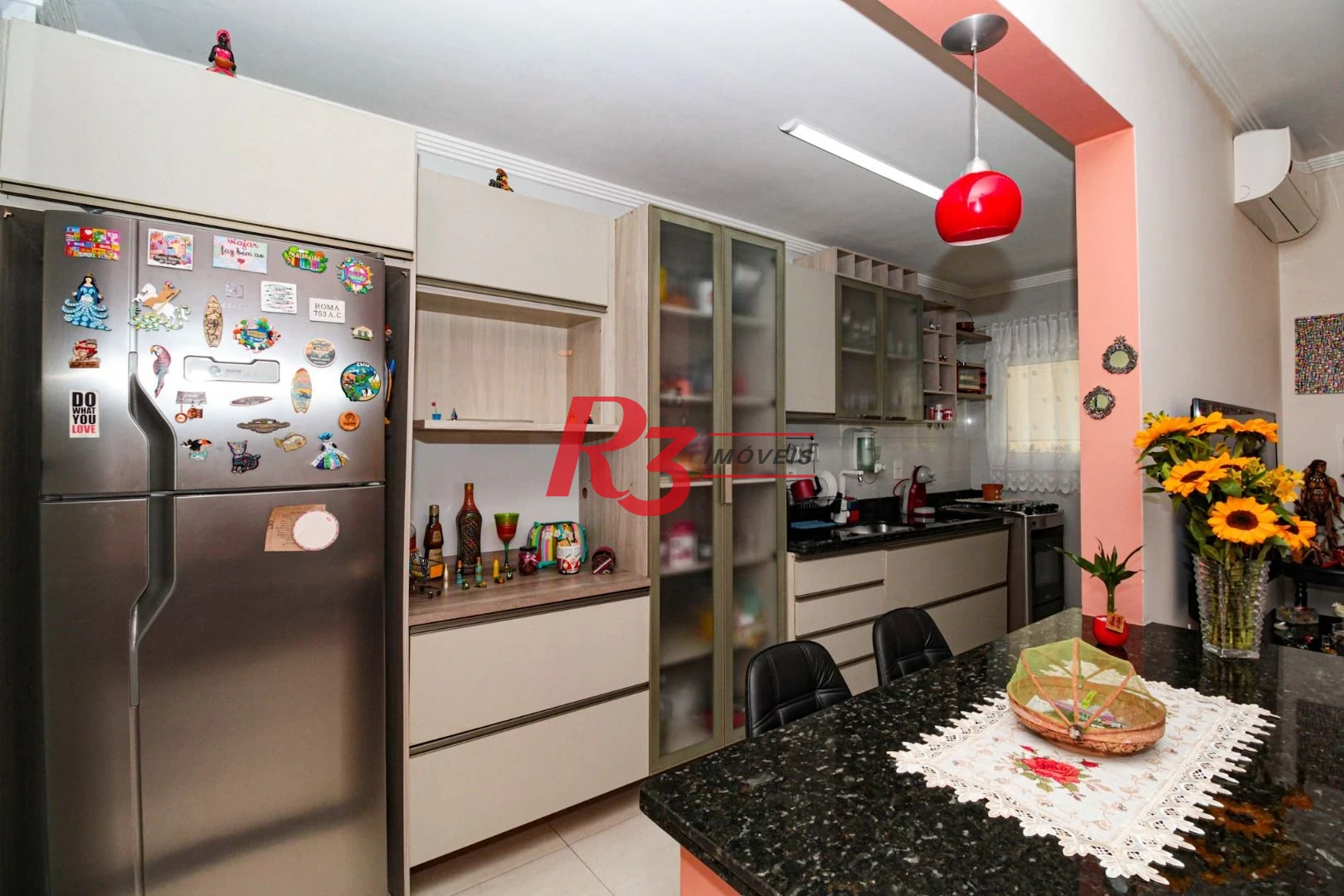 Casa com 2 dormitórios à venda, 100 m² por R$ 750.000,00 - Gonzaga - Santos/SP