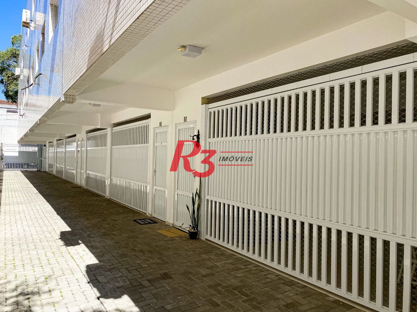 Casa com 2 dormitórios à venda, 100 m² por R$ 750.000,00 - Gonzaga - Santos/SP