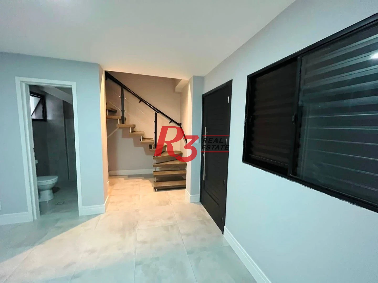 Sobrado com 3 dormitórios à venda, 126 m² por R$ 890.000,00 - Marapé - Santos/SP