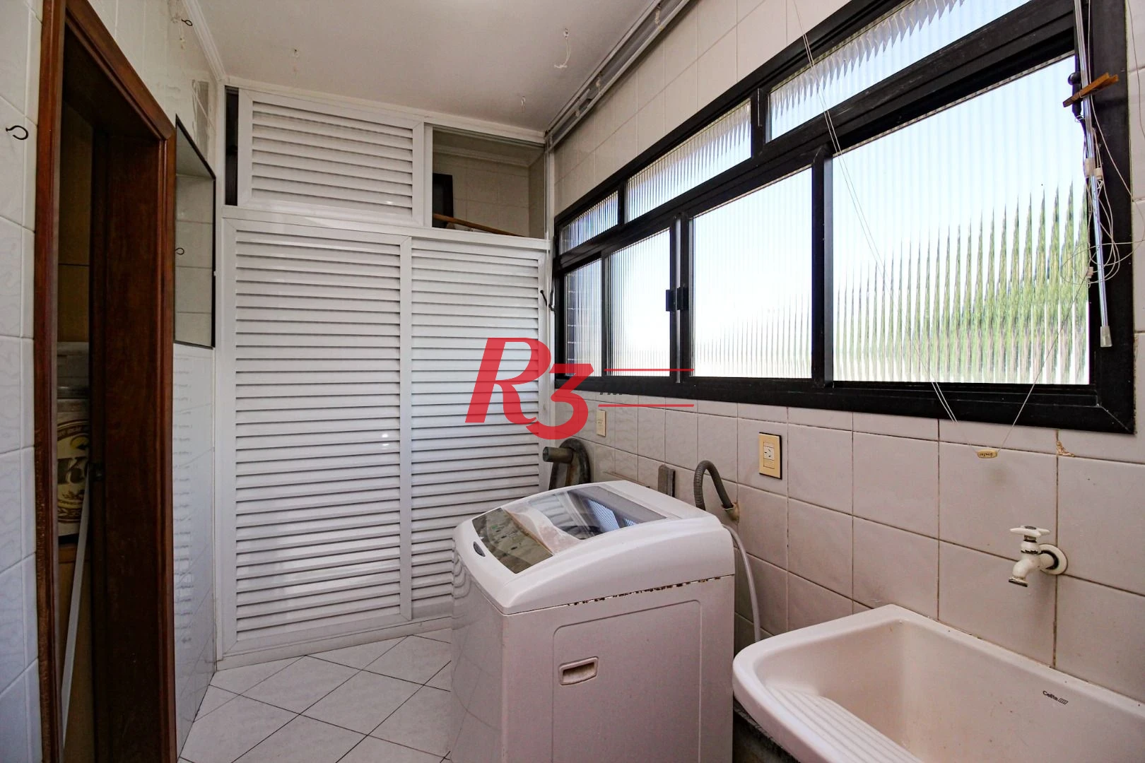 Apartamento para alugar, 100 m² por R$ 4.950,00/mês - Marapé - Santos/SP