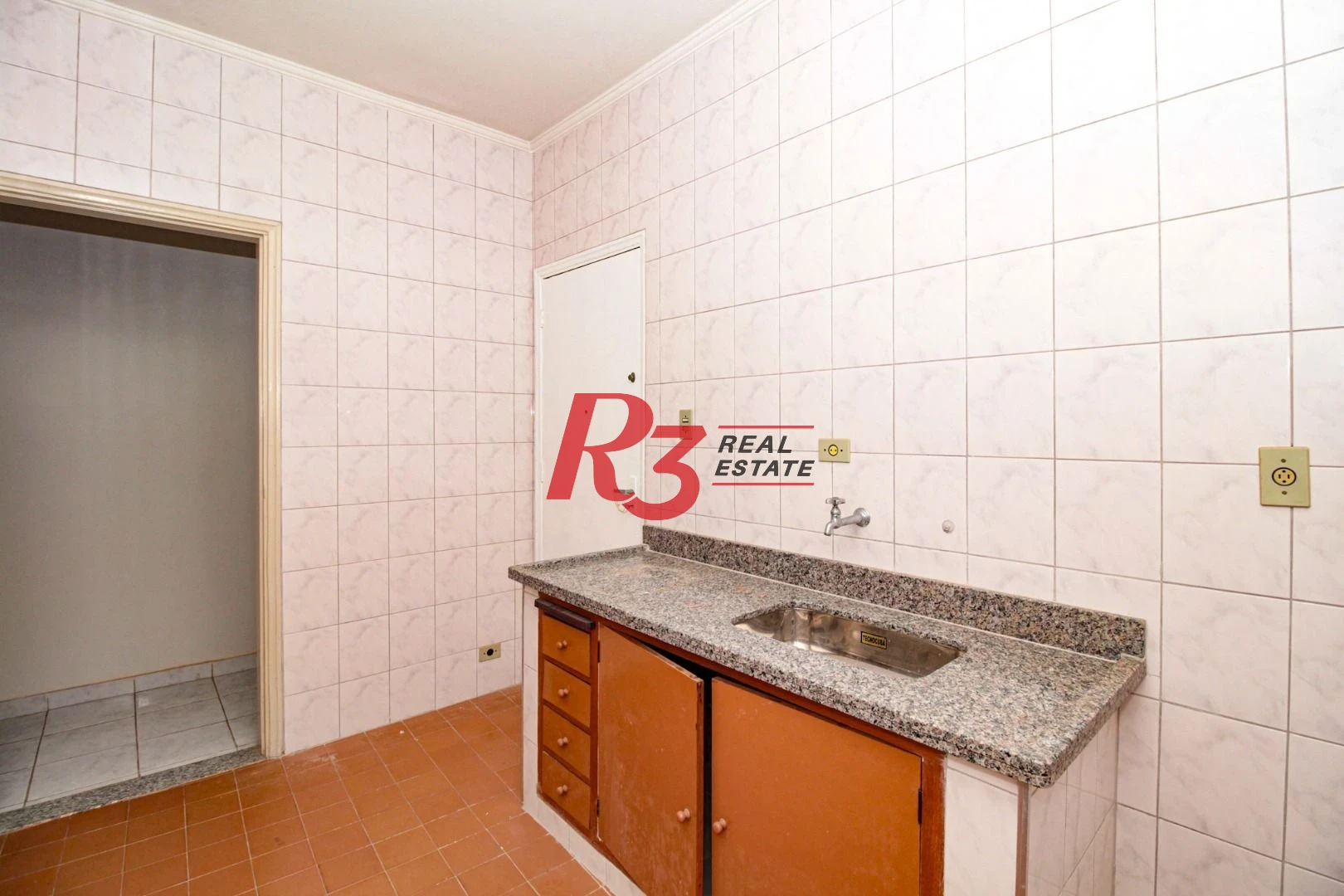 Apartamento a venda, 86 m², 2 dormitórios, 1 vaga, Encruzilhada, Santos SP