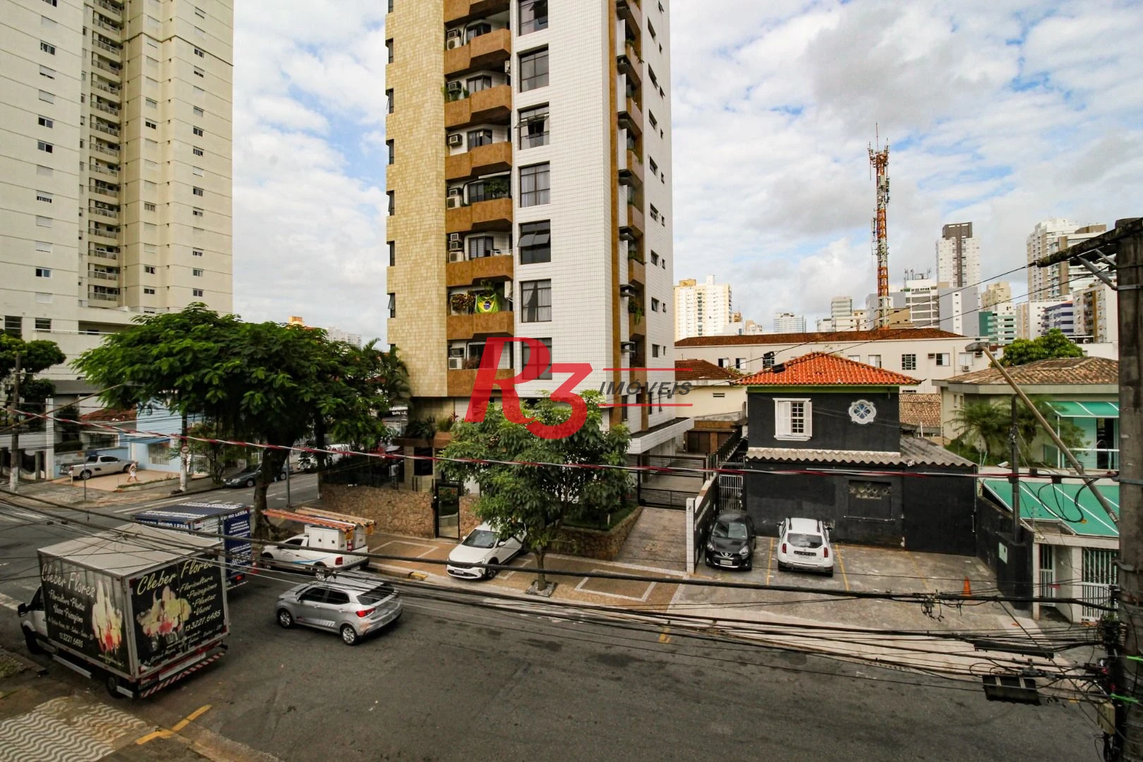 Apartamento com 2 dormitórios à venda, 76 m² por R$ 450.000,00 - Embaré - Santos/SP