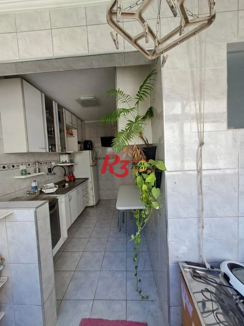 Apartamento com 2 dormitórios à venda, 67 m² por R$ 370.000,00 - Marapé - Santos/SP