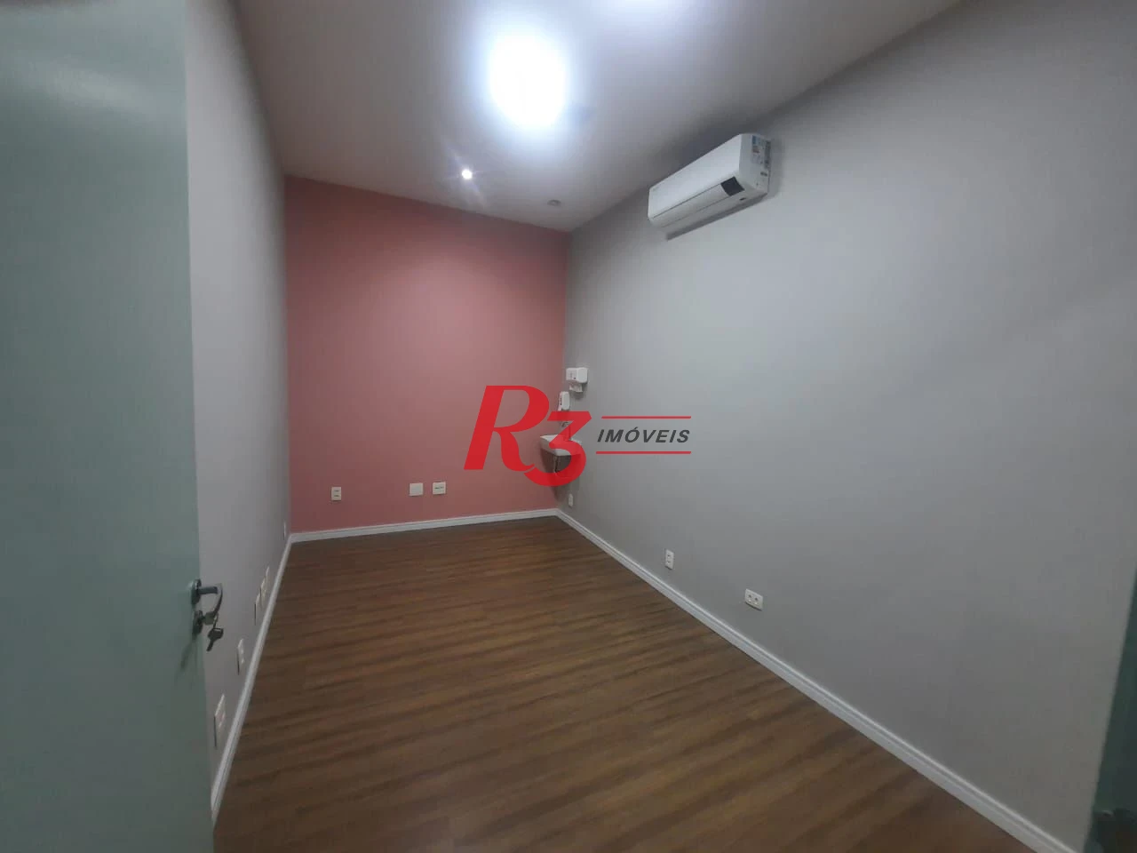 Loja com 100m2 de área útil