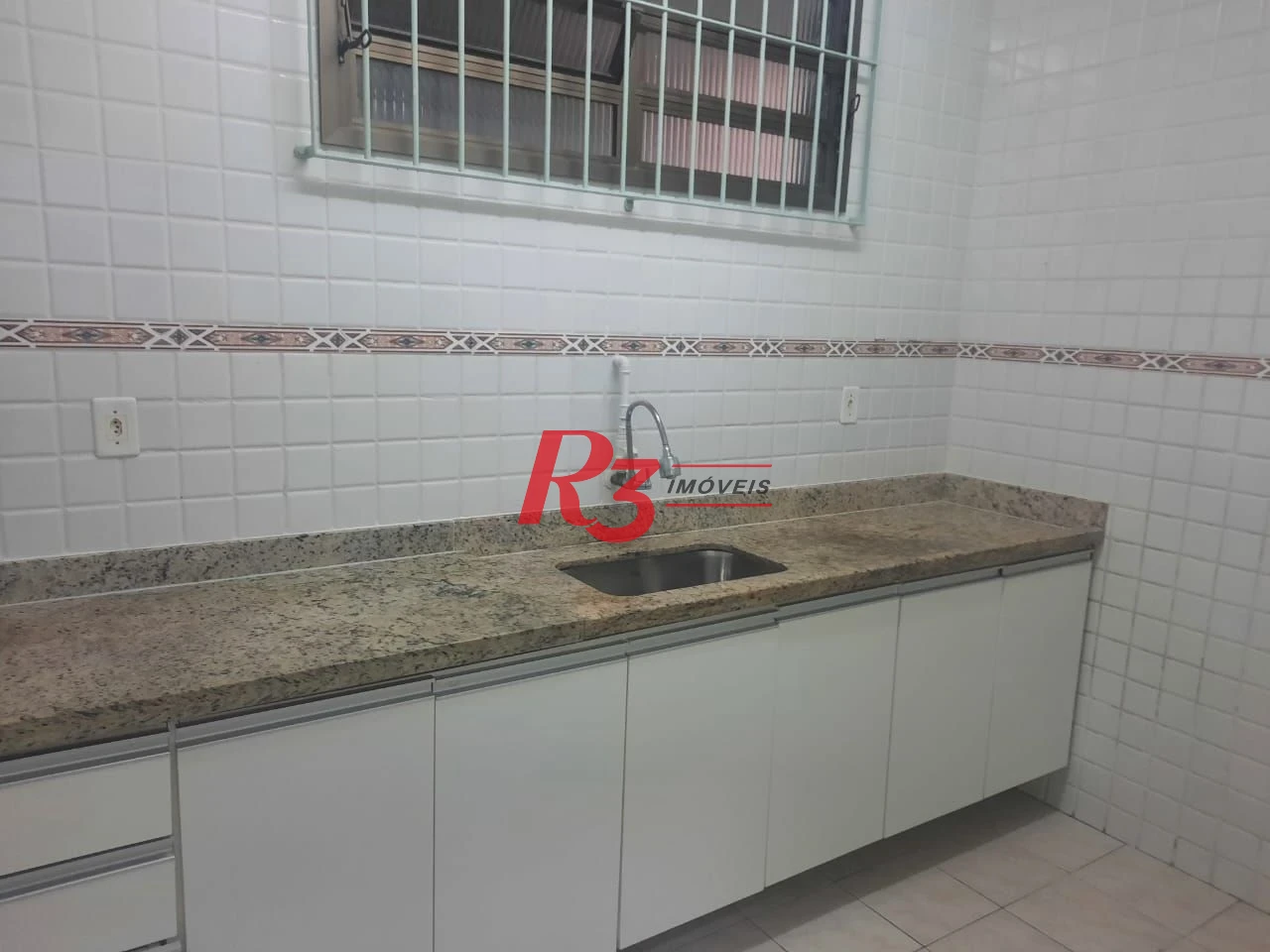 Loja com 100m2 de área útil