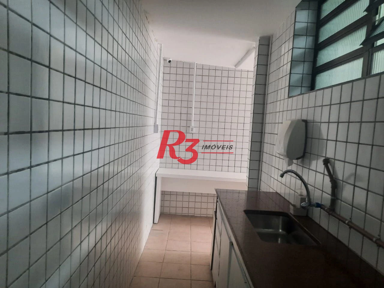 Loja com 100m2 de área útil