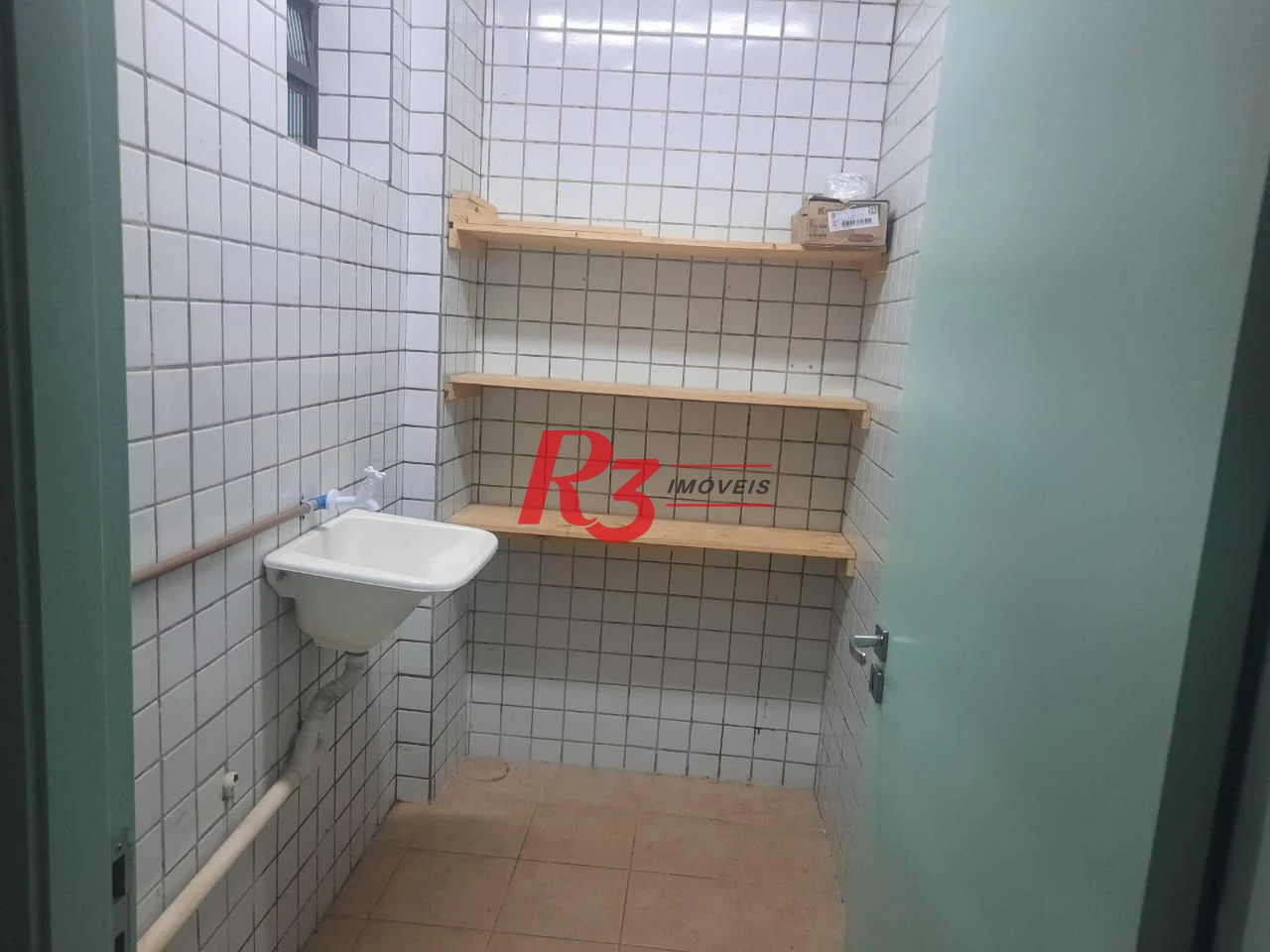 Loja com 100m2 de área útil