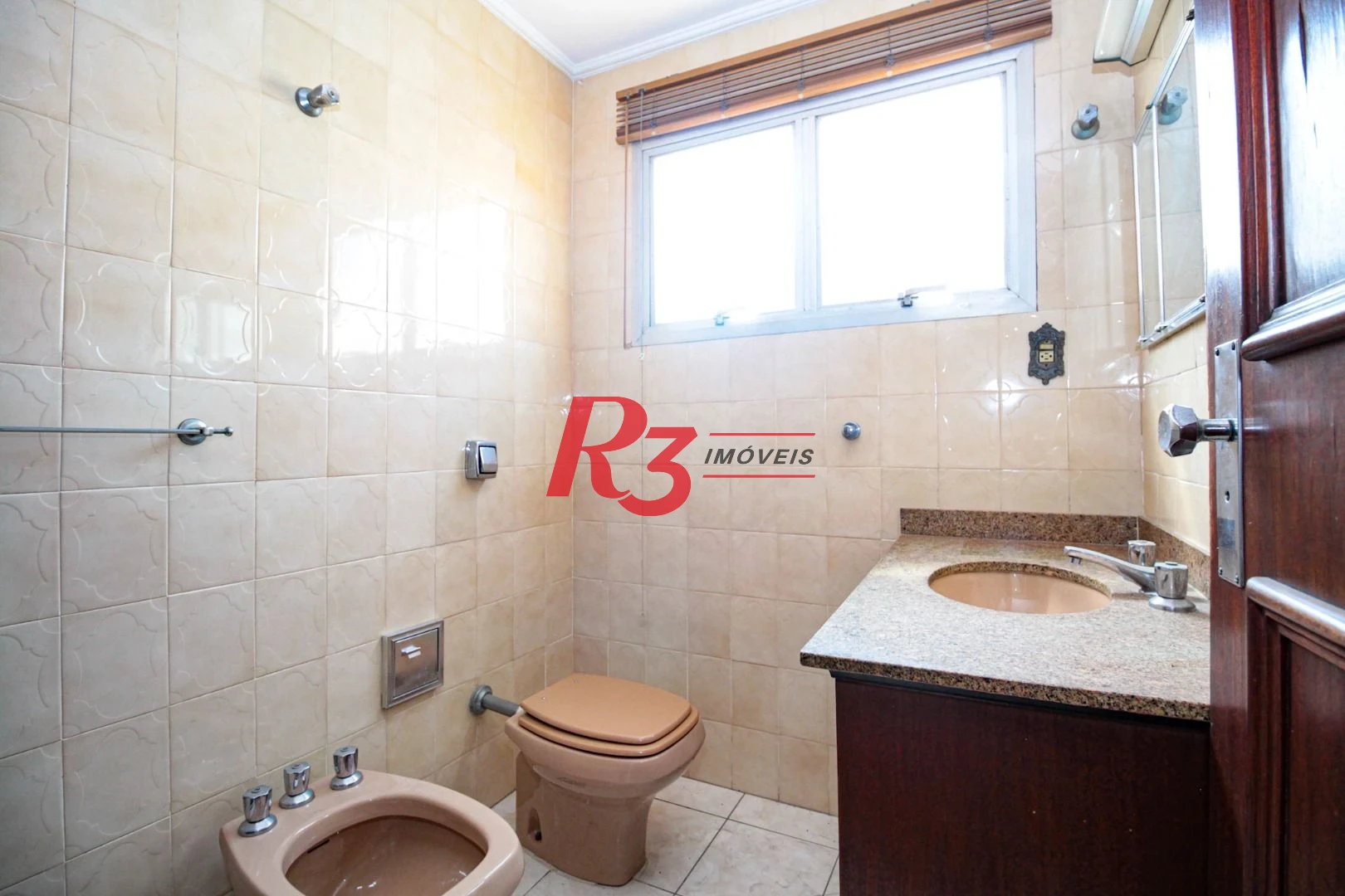 Apartamento com 3 dormitórios à venda, 133 m² por R$ 1.350.000,00 - Gonzaga - Santos/SP