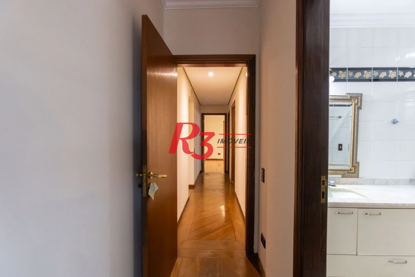 Apartamento com 3 dormitórios à venda, 173 m² por R$ 1.800.000,00 - Boqueirão - Santos/SP