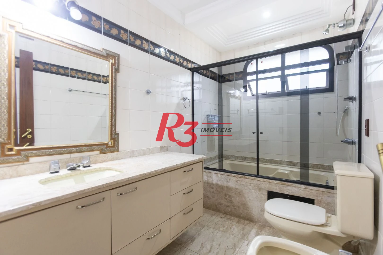 Apartamento com 3 dormitórios à venda, 173 m² por R$ 1.800.000,00 - Boqueirão - Santos/SP