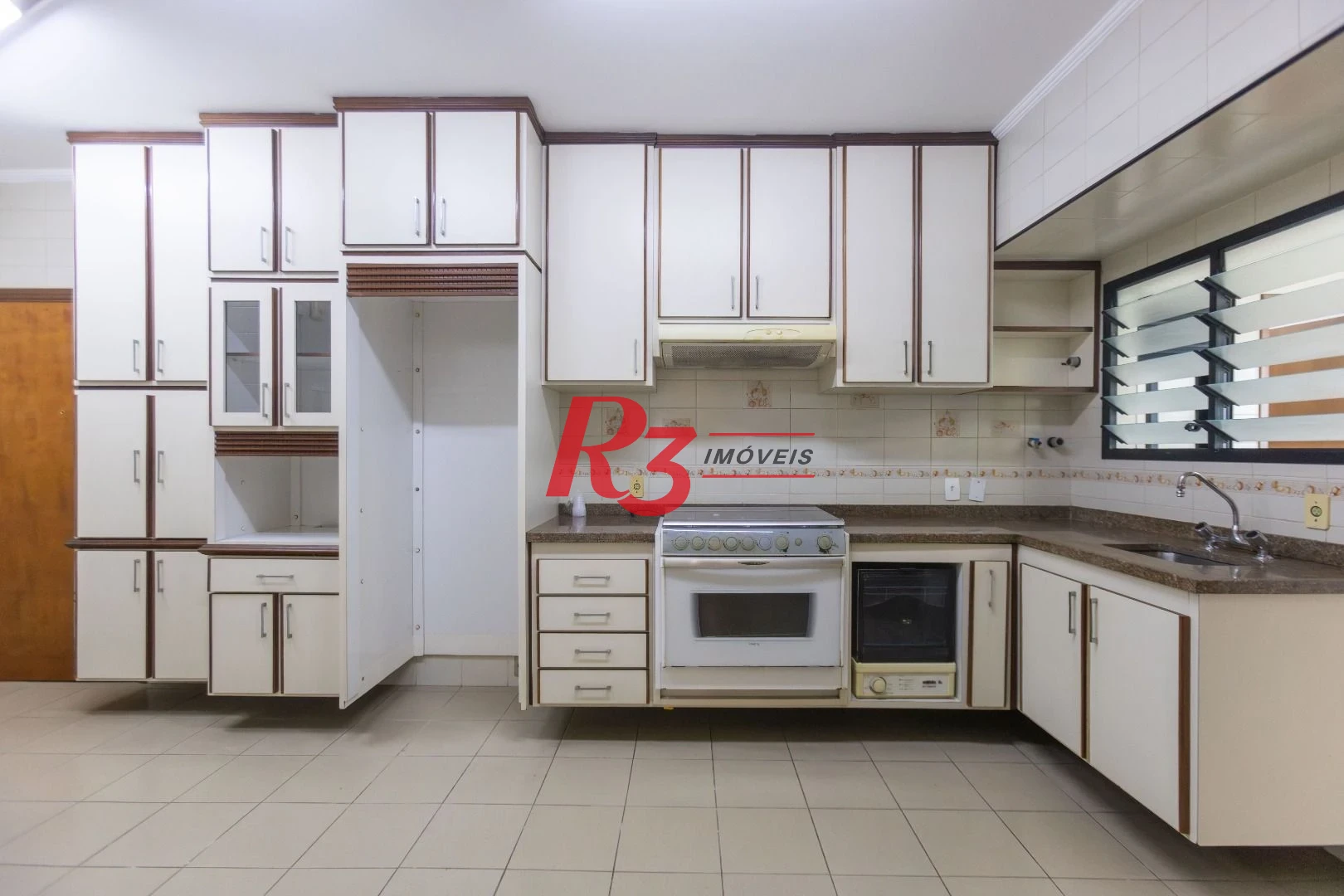 Apartamento com 3 dormitórios à venda, 173 m² por R$ 1.800.000,00 - Boqueirão - Santos/SP