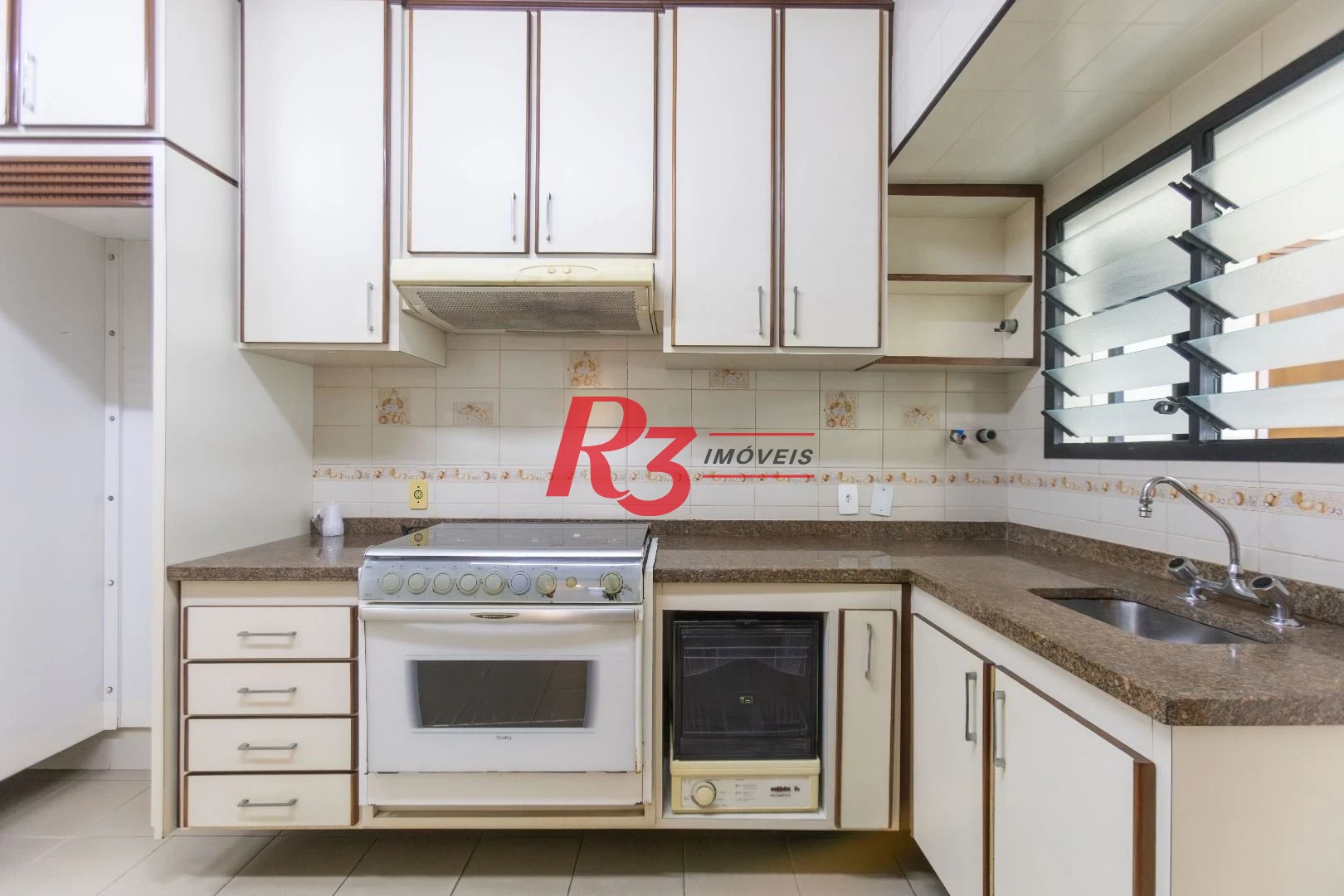 Apartamento com 3 dormitórios à venda, 173 m² por R$ 1.800.000,00 - Boqueirão - Santos/SP