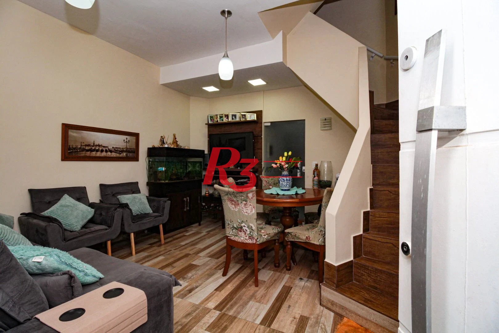 Sobrado com 3 dormitórios à venda, 89 m² por R$ 790.000,00 - Campo Grande - Santos/SP