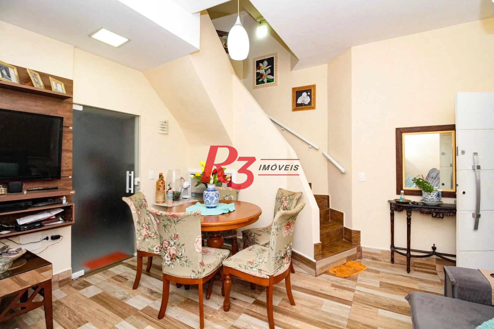Sobrado com 3 dormitórios à venda, 89 m² por R$ 790.000,00 - Campo Grande - Santos/SP