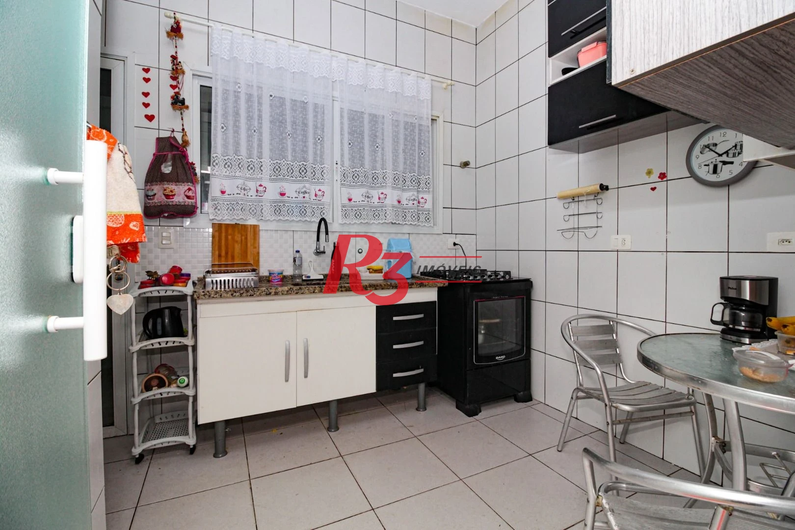 Sobrado com 3 dormitórios à venda, 89 m² por R$ 790.000,00 - Campo Grande - Santos/SP