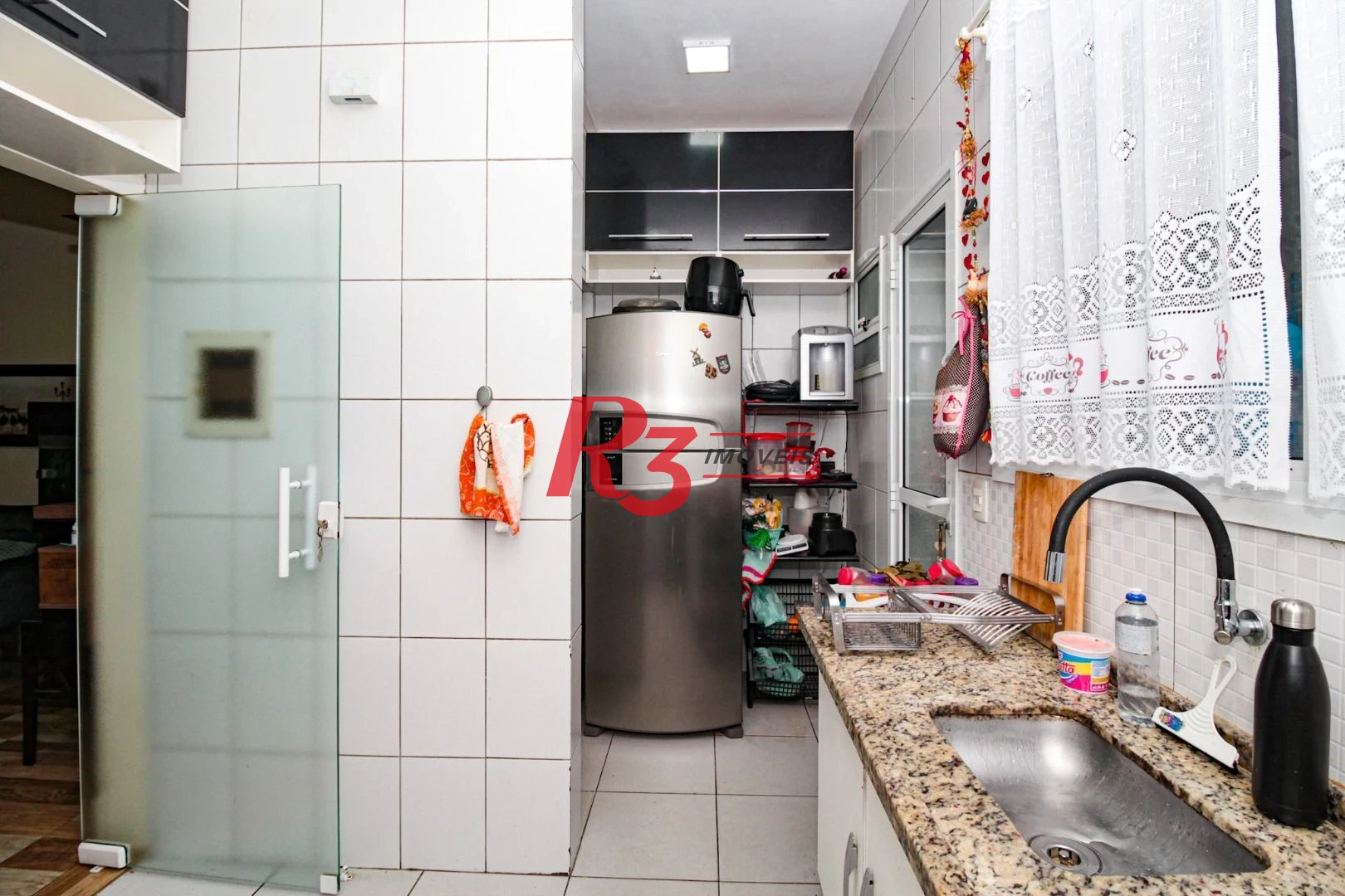 Sobrado com 3 dormitórios à venda, 89 m² por R$ 790.000,00 - Campo Grande - Santos/SP
