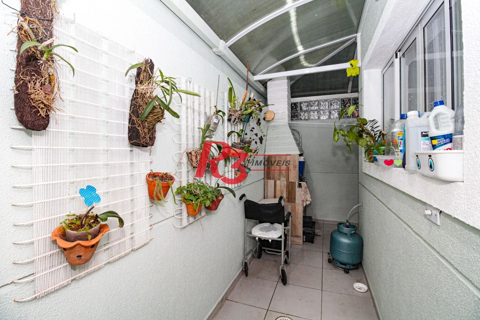 Sobrado com 3 dormitórios à venda, 89 m² por R$ 790.000,00 - Campo Grande - Santos/SP